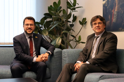 Aragonès y Puigdemont se reunieron ayer en Bruselas.