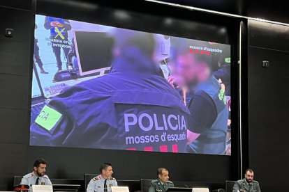 Els Mossos i la Guàrdia Civil van fer ahir una roda de premsa al Complex Egara, a Sabadell, per donar detalls de l’operació.