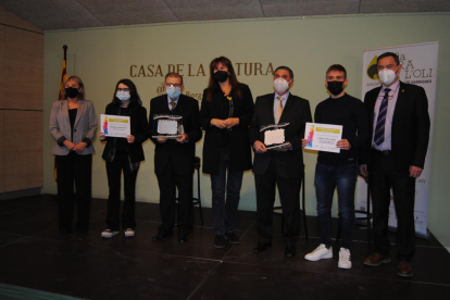 Els premiats, amb Borràs, l'alcaldessa de les Borges i el president de les Garrigues