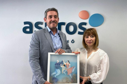 El director ejecutivo de Aspros y la artista Sonia Alins. 