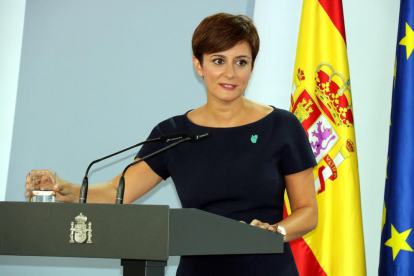 La portavoz del gobierno español, Isabel Rodríguez, en rueda de prensa después de la reunión entre Sánchez y Aragonès