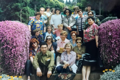 Un grupo de mujeres de la asociación en una fotografía de archivo de los años 90.