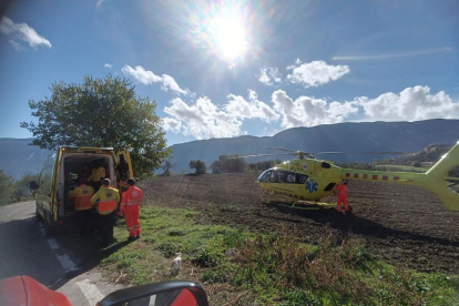 El ferit ha estat evacuat en helicòpter fins a l'hospital Arnau de Vilanova de Lleida.