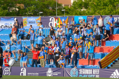 Abans del partit els aficionats ja animaven l’equip a l’Aplec.