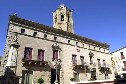 Imatge d’arxiu de la façana de la Paeria de Cervera.