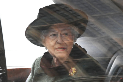 Isabel II celebra en privado sus 96 años