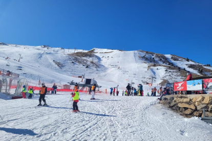 Esquiadores en las pistas de Boí Taull.