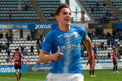 Febas celebra el gol con el que dio tres puntos al Lleida en el añadido el domingo ante el Formentera.
