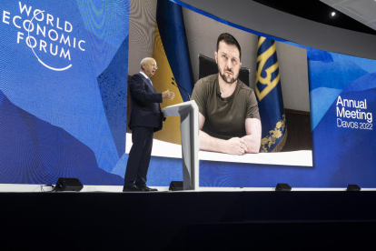 Intervención del presidente ucraniano, Volodimir Zelenski, en el foro económico de Davos.