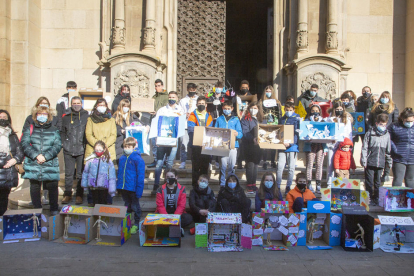 Tàrrega celebró ayer el Día por la No Violencia y la Paz con un acto en la plaza Major. 