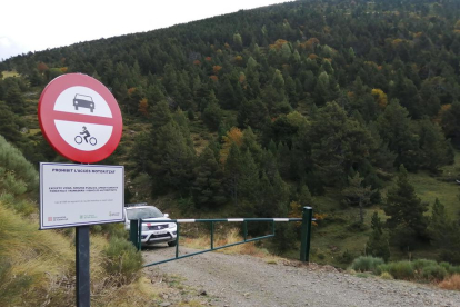 Los Mossos d'Esquadra denuncian a cinco motoristas en el Parc Natural del Alt Pirineu
