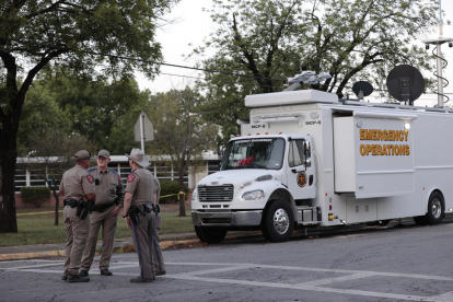 Niños de diez años y dos maestras latinas, primeras víctimas identificadas del tiroteo de Texas