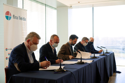 Los cuatro patrones de Fira de Lleida firman el protocolo de colaboración interadministrativa para desencallar la construcción de un nuevo pabellón ferial