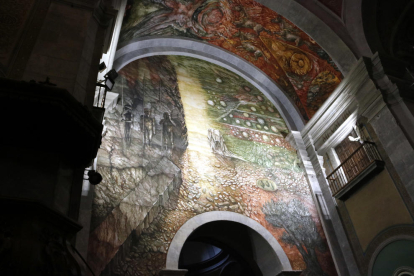 Una parte de los frescos de Santa Maria de l'Alba pintados por el artista Josep Minguell