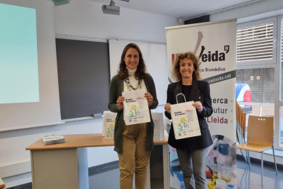 La gerente del IRBLleida, Eva López, y la regidora Marta Gispert.