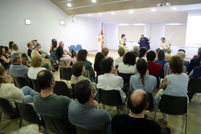 Una quinzena d'experts debaten al Palau d'Anglesola sobre el present i futur del català