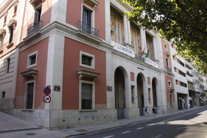 Imagen de la fachada de la Diputación.