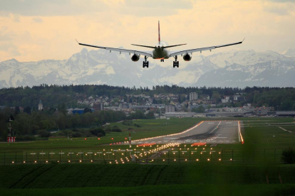 Els preus dels vols es disparen un 21% aquest estiu