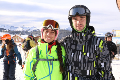 Los primeros esquiadores de la temporada disfrutaron ayer de 40 kilómetros de pistas y espesores de 40 centímetros en Baqueira.