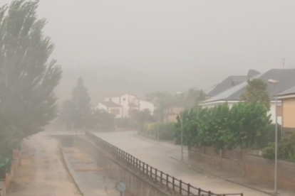 Aquestes són alguns vídeos del temporal de pluja d'avui als pobles de Lleida