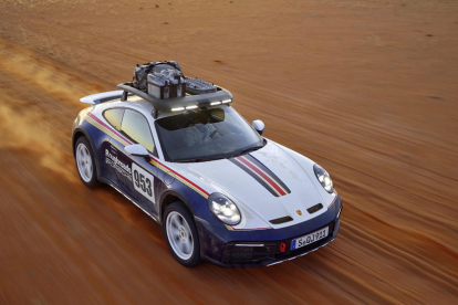 El Saló de l'Automòbil de Los Angeles ha exhibit el Porsche 911 Dakar, amb una producció de 2.500 unitats.