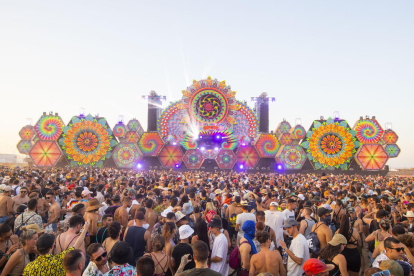 El escenario ElRow Stage concentró al grueso del público durante las primeras horas del certamen.