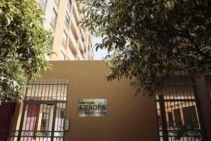 Mor una nena de deu anys en caure d'un vuitè pis a València