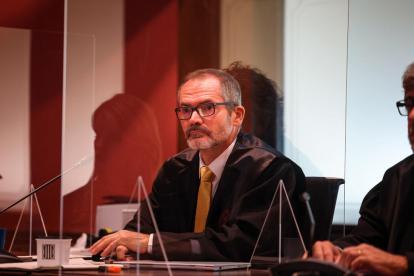 L'exvicepresident del Parlament Josep Costa, a la zona de lletrats, durant el judici al TSJC.