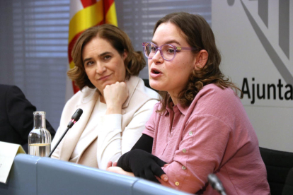 Juan Manuel Sánchez, del Banc de Sang de Lleida junto a Miquel Pueyo, y la concejal Montse Pifarré. 