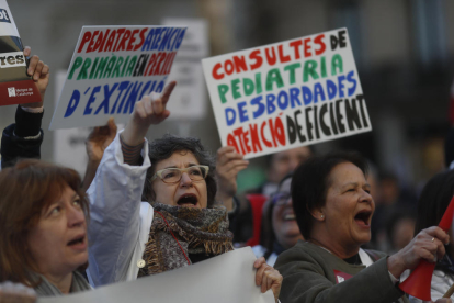 Metges manifestant-se a Barcelona dijous passat.