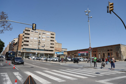 Els autobusos podran girar a l'esquerra a Príncep de Viana al sortir de l'estació.