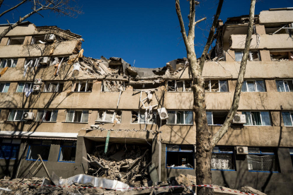 L'efecte d'un misil rus a la ciutat ucraïnesa de Mykolaiv.