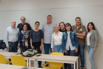 Ariadna Castellarnau (4ª por la izq.), en un taller literario de la UdL.