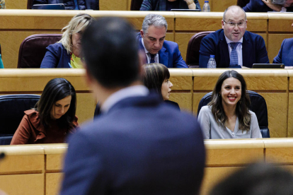 La ministra d’Igualtat, Irene Montero, durant la compareixença de Pedro Sánchez al Senat.