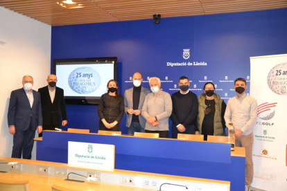 La presentación del torneo del 25 aniversario del Club de Golf Ribagorça ayer en la Diputación.