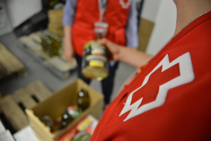 Creu Roja reparteix a Madrid més de 3,1 milions de quilos d'aliments durant la segona fase del programa FEAD 2022.