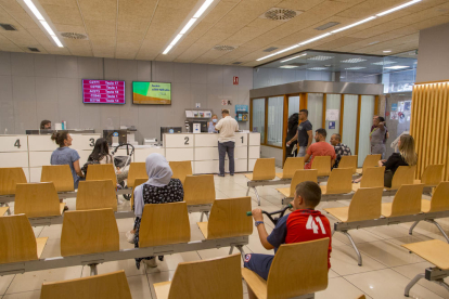 L’Oficina Municipal d’Atenció Ciutadana (OMAC) de Lleida ahir.