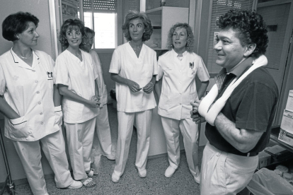 Cristo acomiadant-se de les infermeres de l'Arnau l'agost del 1990 després de 24 dies ingressat.