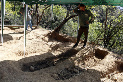 Trabajos de exhumación el pasado octubre en la fosa de Canturri, en el Alt Urgell. 