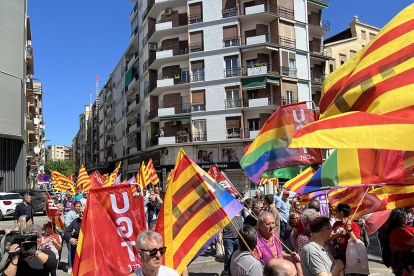 Manifestació dels sindicats CCOO i UGT amb motiu del Primer de Maig a Lleida