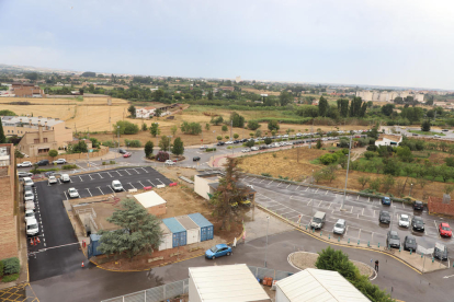 El nuevo edificio de consultas externas del Arnau de Vilanova ocupará parte del parking en superficie.