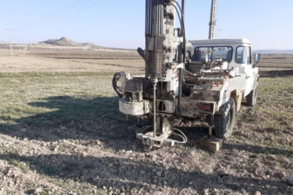 Estudio geológico en la finca donde se hará la prueba en Vilagrassa.