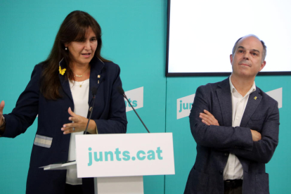 Laura Borràs i Jordi Turull en roda de premsa després de la reunió de l'executiva de Junts