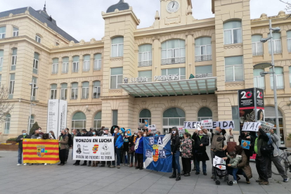 Una de las movilizaciones en favor de la línea de Lleida a Zaragoza.