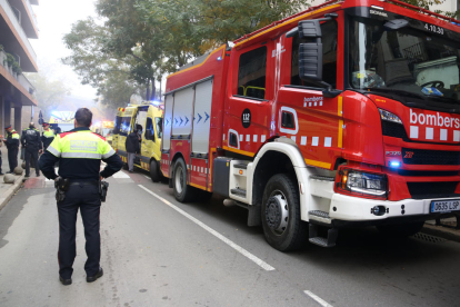 Imatge del dispositiu d'emergències per l'accident de dos trens a l'estació de Montcada i Reixac Manresa