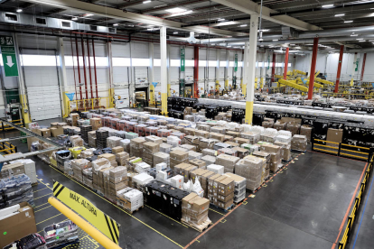 Un dels centres logístics d’Amazon a Espanya.