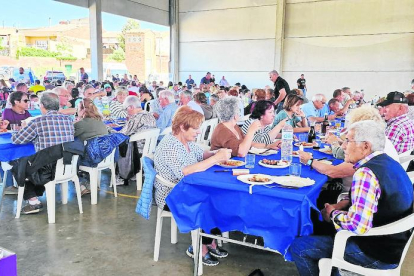 Jornades gastronòmiques a Puigverd de Lleida (a dalt) i Benavent de Segrià.