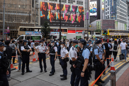 La Policía velando por que no se hicieran actos de conmemoración en Hong Kong.