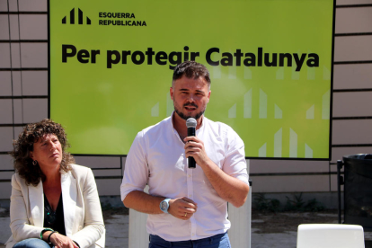 Teresa Jordà i Gabriel Rufián ahir, en un acte d’Esquerra.