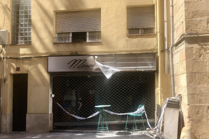 Imatge ahir de la façana del restaurant després del foc de diumenge.